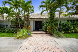 12327 Quercus Ln in Wellington, FL - Building Photo