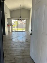 6927 W Northview Ave in Glendale, AZ - Building Photo - Building Photo
