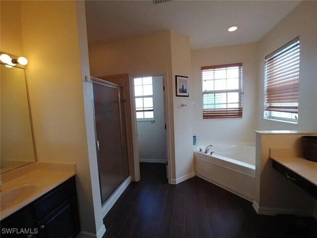 property at 2800 Amberwood Ln
