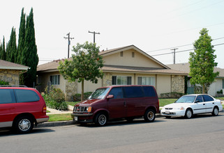 1502 E Locust Ave in Orange, CA - Building Photo - Building Photo