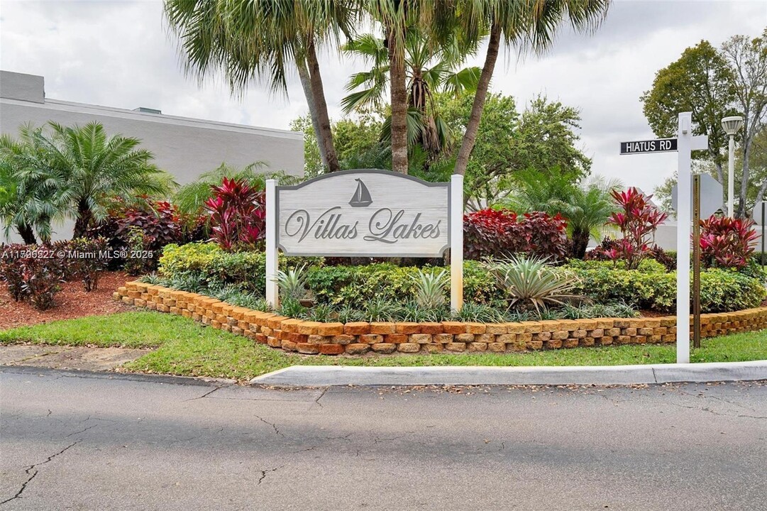 11209 NW 15th Pl in Pembroke Pines, FL - Building Photo