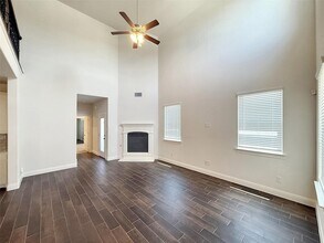7001 Windmill St in Krugerville, TX - Foto de edificio - Building Photo