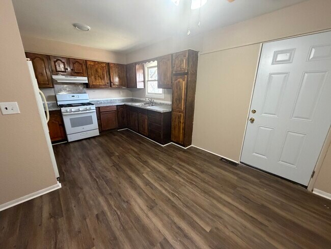 1505 Valleyview Ave in Danville, IL - Building Photo - Building Photo