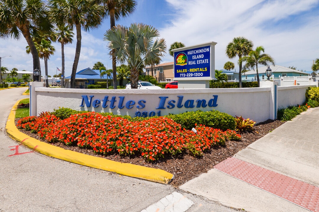 122 Nettles Blvd in Jensen Beach, FL - Building Photo