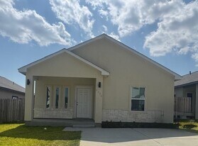 4206 Gavilan Dr in Laredo, TX - Building Photo