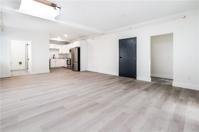 202 Hooker Ave in Poughkeepsie, NY - Building Photo - Building Photo