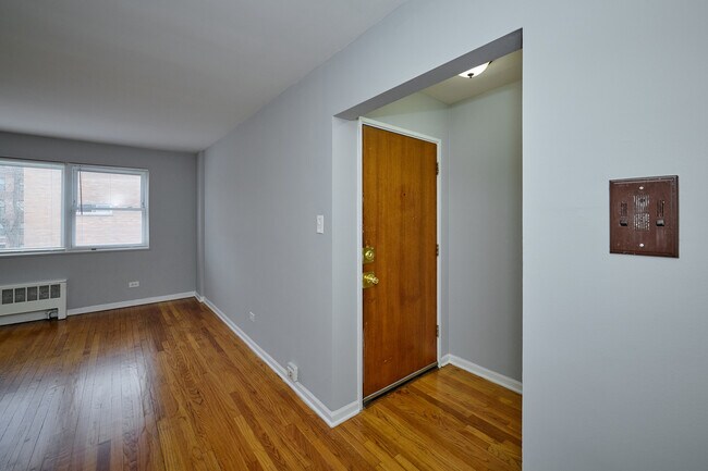 2611 W Fitch Ave-Unit -2W in Chicago, IL - Building Photo - Building Photo