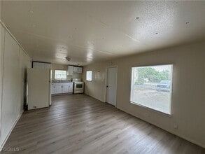 8376 Nault Rd in North Fort Myers, FL - Building Photo - Building Photo