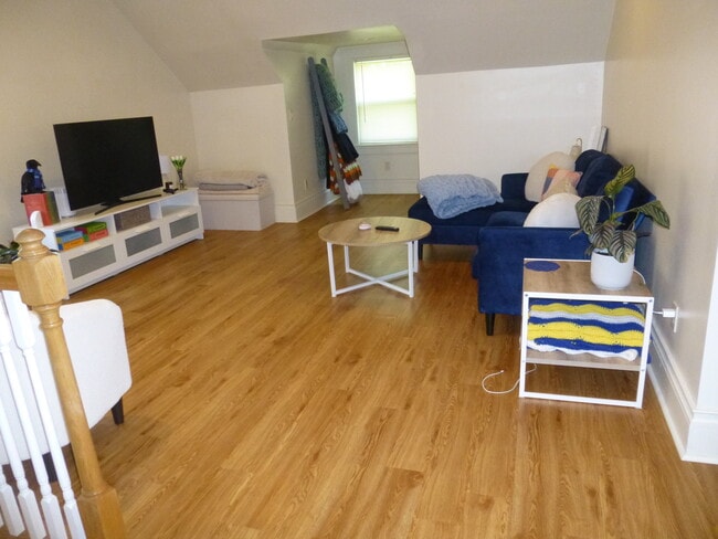 920 Maryland Ave, Unit #2