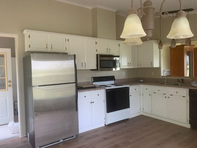 1096 County Line Rd in Belvidere, NC - Building Photo - Building Photo