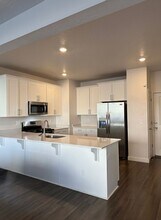 15525 Jubilation Dr in Bluffdale, UT - Foto de edificio - Building Photo