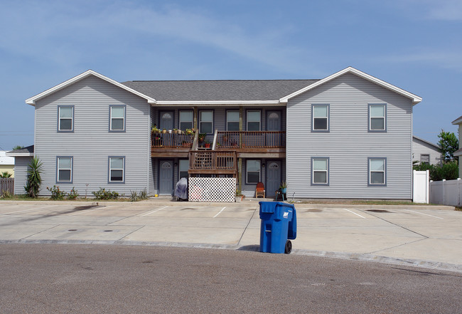 1013-1027 S 10th St in Port Aransas, TX - Building Photo - Building Photo