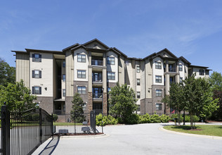 University Village at 2505 in Raleigh, NC - Foto de edificio - Building Photo