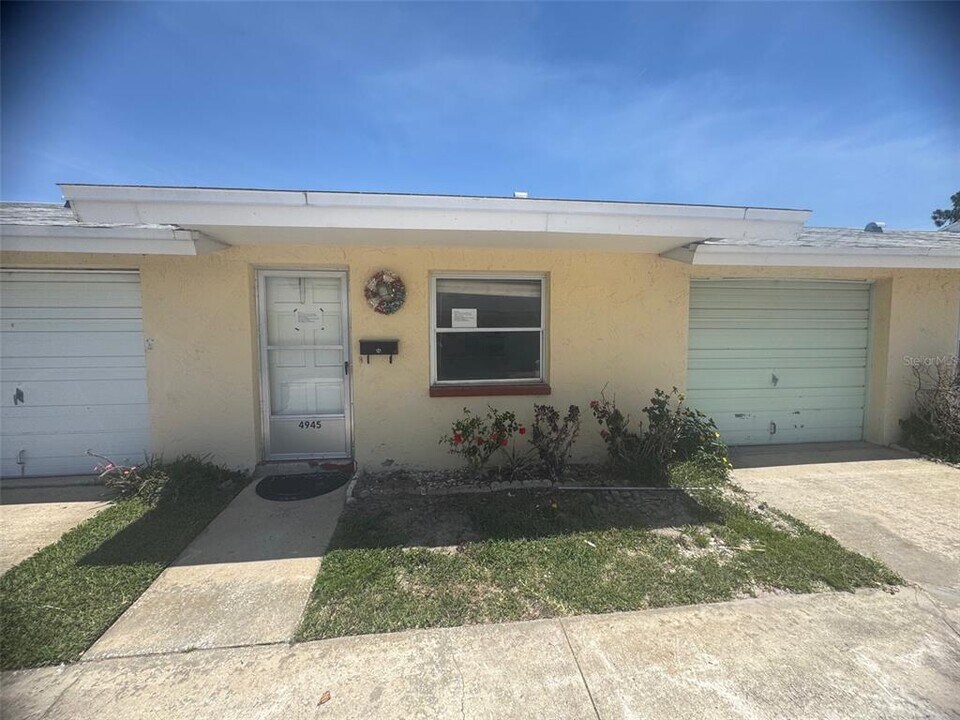 4945 Filner St in New Port Richey, FL - Building Photo