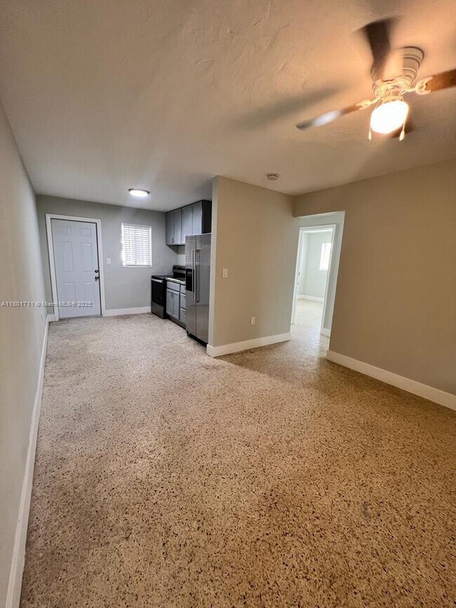 1220 NW 12th St-Unit -1 in Homestead, FL - Building Photo - Building Photo