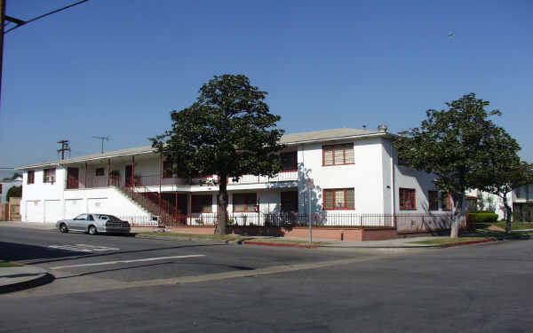 1901 Cedar Ave in Long Beach, CA - Building Photo