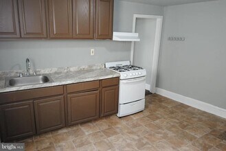 205 Jones Ave in Burlington, NJ - Building Photo - Building Photo