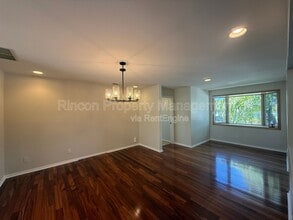 2462 Pierpont Blvd in Ventura, CA - Building Photo - Building Photo