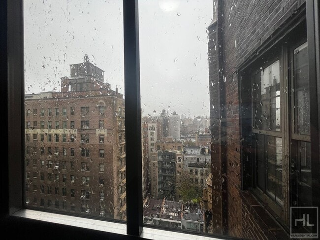 160 W 73rd St
