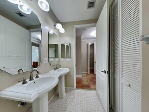 414 Olssen Ave in Fort Lauderdale, FL - Building Photo - Building Photo