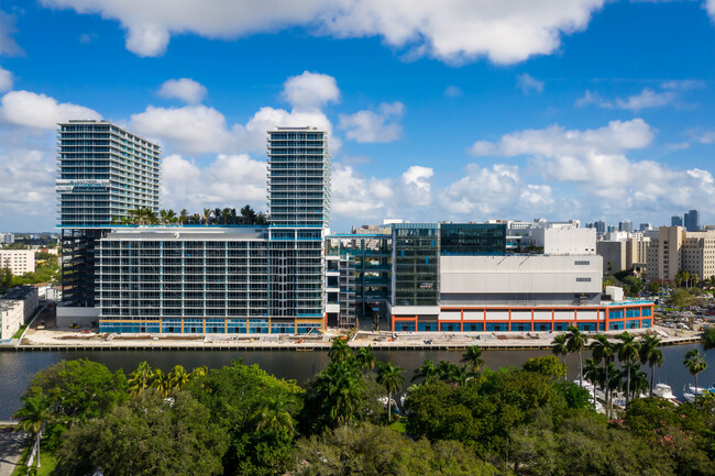 Lantower River Landing in Miami, FL - Foto de edificio - Building Photo