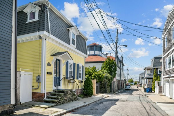 2 Coddington Wharf in Newport, RI - Foto de edificio - Building Photo