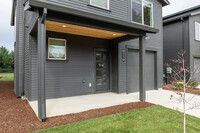 Quail Park Homes in Milwaukie, OR - Building Photo - Building Photo