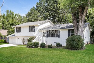 511 Carlton Rd in Palmetto, GA - Building Photo