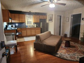 2 Bradley St NE in Atlanta, GA - Building Photo