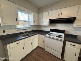 3007 Pamela Wy in Louisville, KY - Building Photo