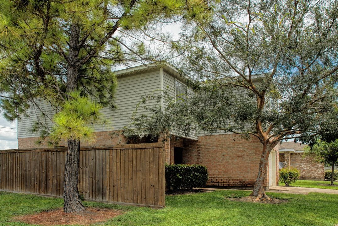 Westbury Village Homes in Missouri City, TX - Foto de edificio