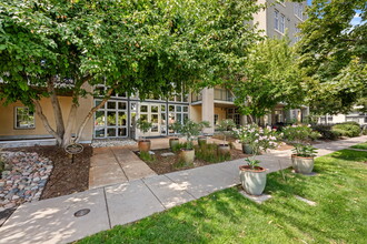 275 S Harrison St in Denver, CO - Building Photo - Building Photo