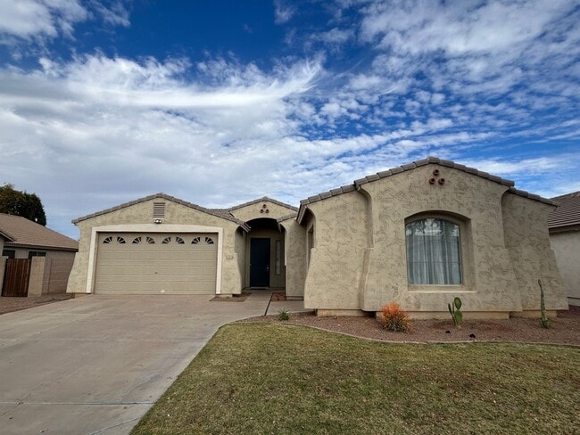 property at 2202 W Carter Rd