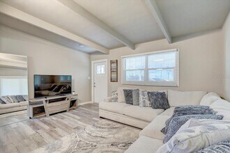 2018 Windsor Way in Tampa, FL - Building Photo - Building Photo