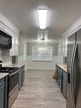 121 Fern Valley Rd in Brandon, MS - Foto de edificio - Building Photo