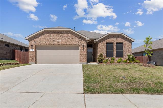 1914 Albany Ln in Cleburne, TX - Building Photo