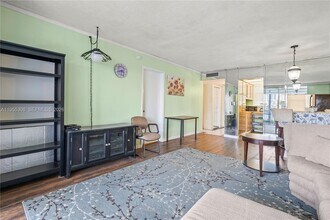 2861 Leonard Dr in Aventura, FL - Building Photo - Building Photo