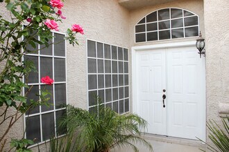 730 Altacrest Dr in Las Vegas, NV - Building Photo - Building Photo