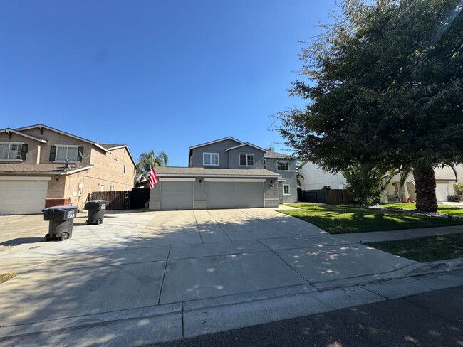 3226 N Mendonca St in Visalia, CA - Foto de edificio - Building Photo