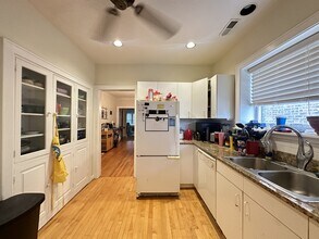 2619 W Greenleaf Ave in Chicago, IL - Building Photo - Building Photo