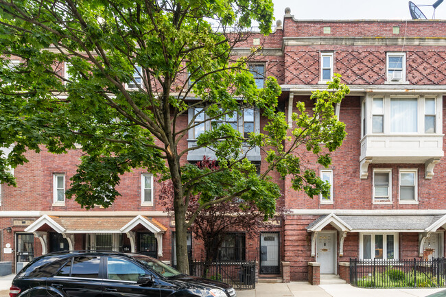 241 Brooklyn Ave in Brooklyn, NY - Foto de edificio - Building Photo