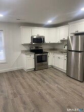 13 Railroad Ave in Beacon Falls, CT - Building Photo - Building Photo