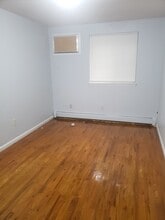 2183 New England Thru, Unit 1 in Bronx, NY - Building Photo - Building Photo