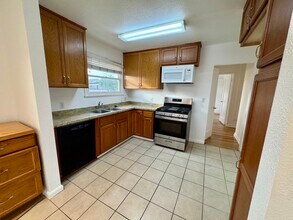 13331 S New Hampshire Ave in Gardena, CA - Foto de edificio - Building Photo