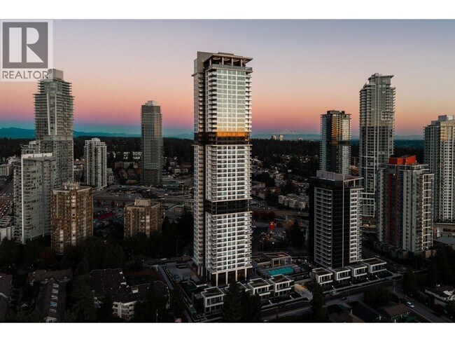 720 Farrow St in Coquitlam, BC - Building Photo - Building Photo