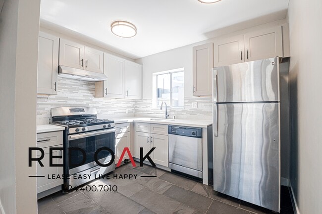 3146 S Halm Ave, Unit 1 in Los Angeles, CA - Foto de edificio - Building Photo