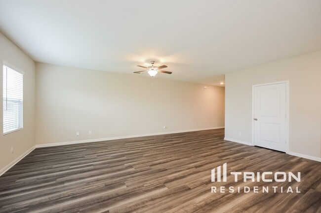 14621 Maple Ter in San Antonio, TX - Building Photo - Building Photo