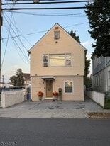 925 E 26th St in Paterson, NJ - Building Photo