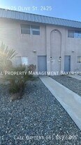 2425 Olive St in Bakersfield, CA - Building Photo
