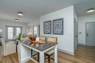 Nexus 485 in Charlotte, NC - Building Photo - Interior Photo